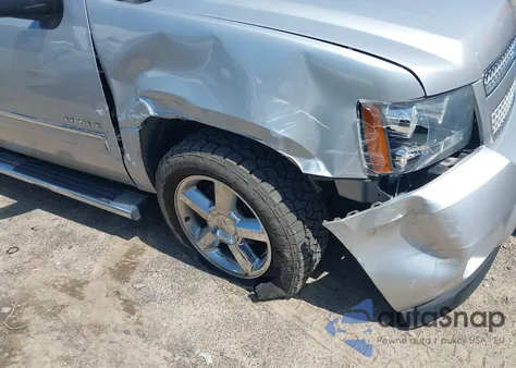 2013 Chevrolet Tahoe Ltz z USA, uszkodzony, nr VIN 1GNSKCE05DR328410